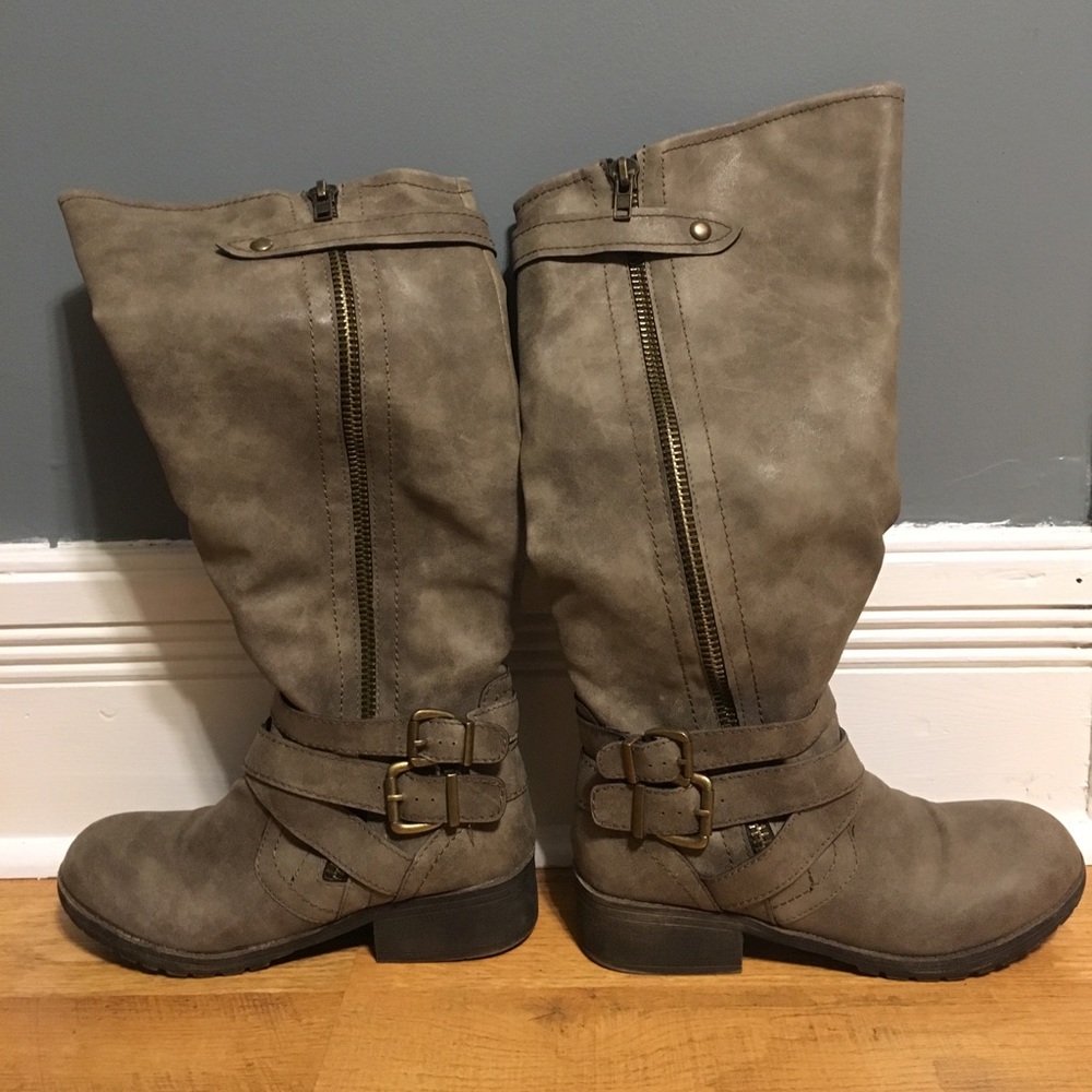 Over the knees grey boots